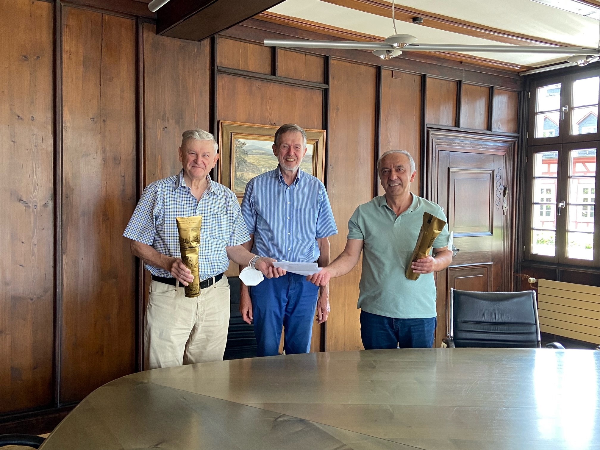 15 Jahre Freundeskreis Şile Idstein - Foto v. l.n.r. Herr Ernst Lück, Karl-Wilhelm Höhn und Herr Hüseyin Erken