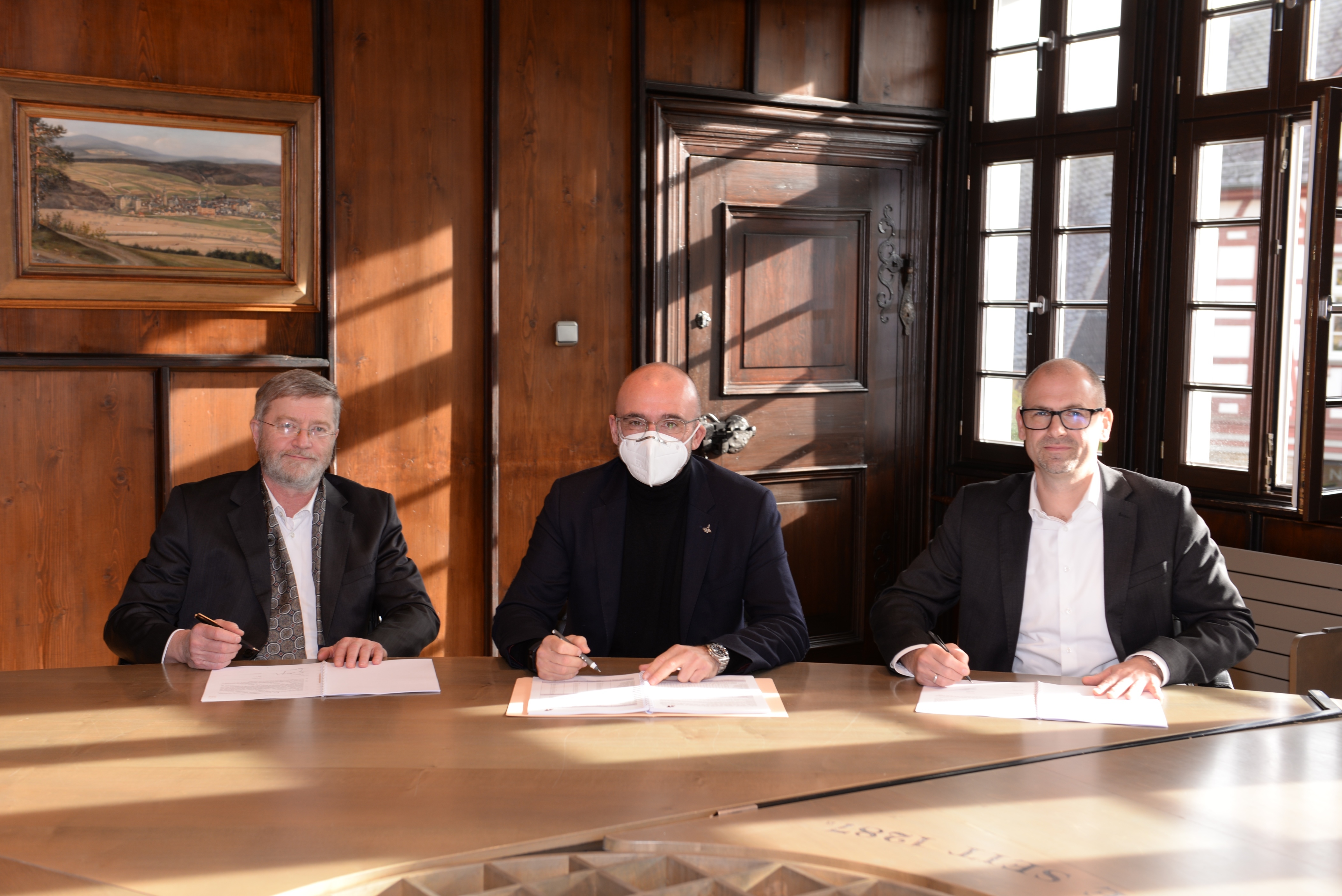 Unterzeichnung Kooperationsvertrag Glasfaserausbau Idstein