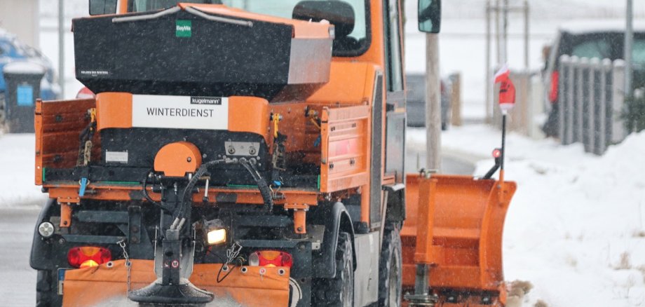 Räumfahrzeug im Winterdienst