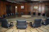 Magistratssitzungszimmer Tisch mit Stühlen im Magistratssitzungszimmer