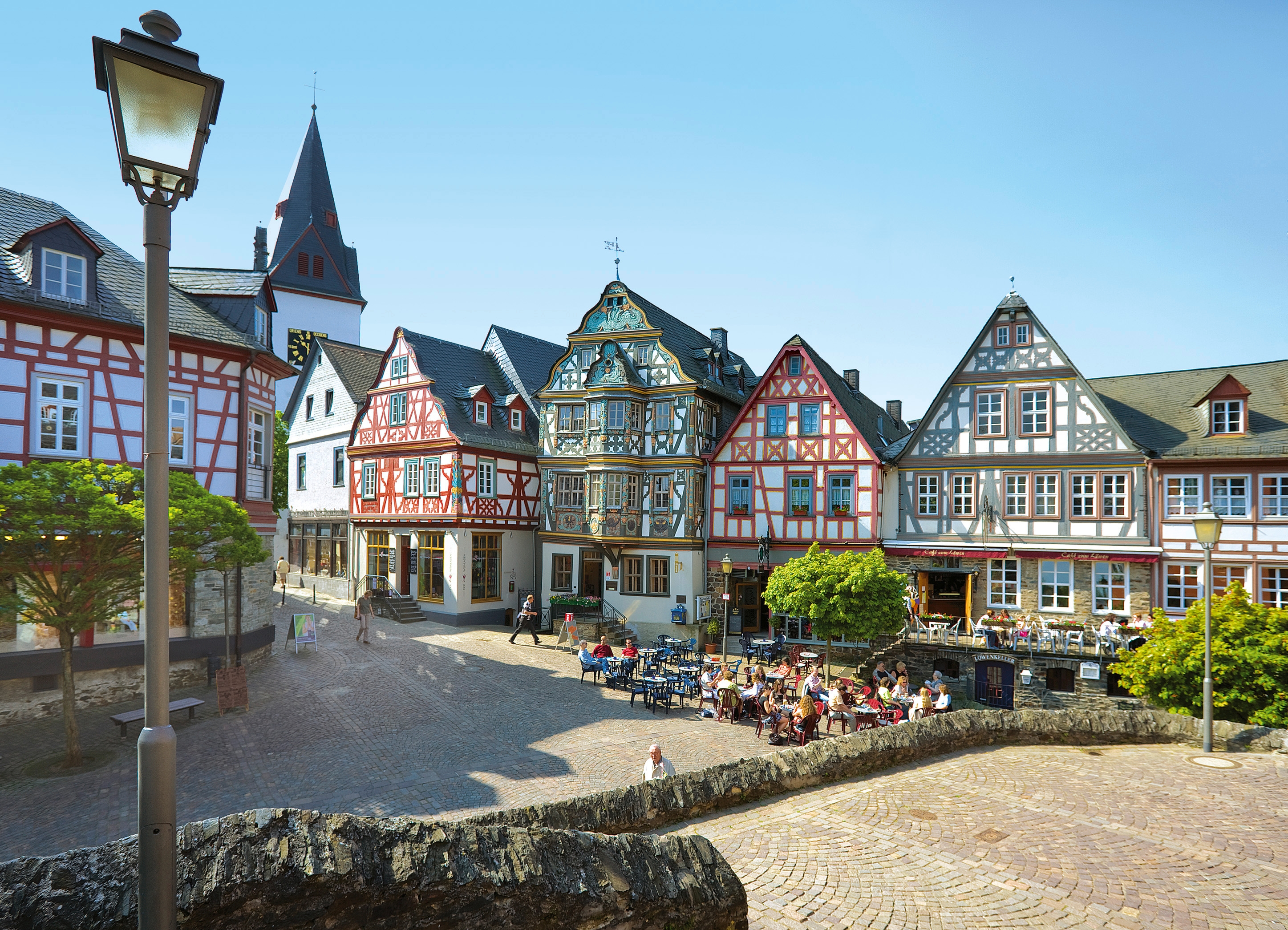 König-Adolf-Platz mit Killingerhaus