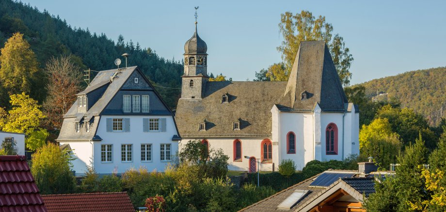 Blick auf Liebfrauenkirche Oberauroff