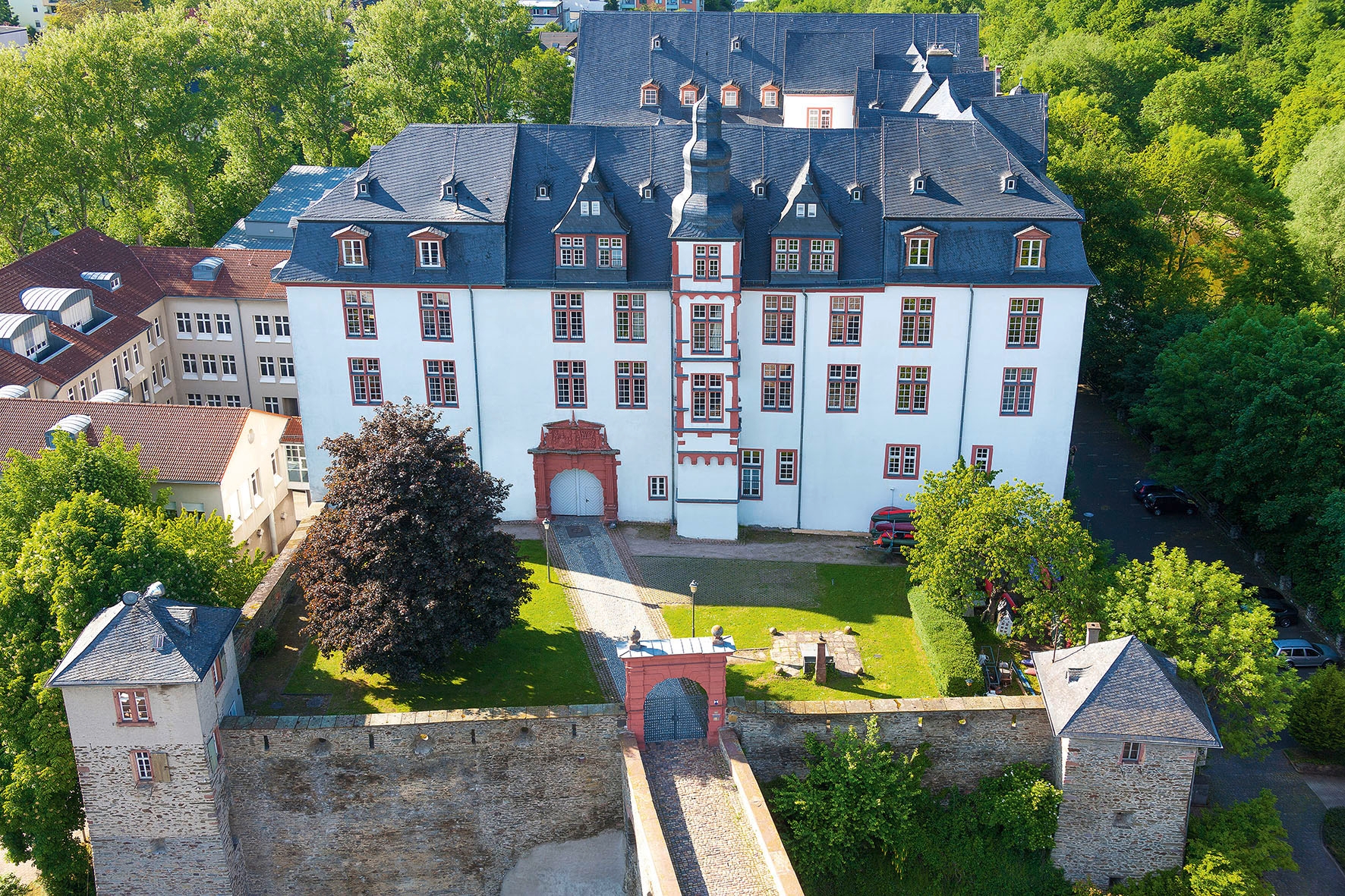 Blick auf Residenzschloss Idstein von oben