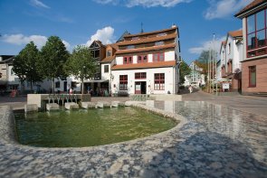 Löherplatz mit Gerberhaus ein Brunnen
