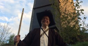 Türmer vom Hexenturm ein Mann mit einem Hut