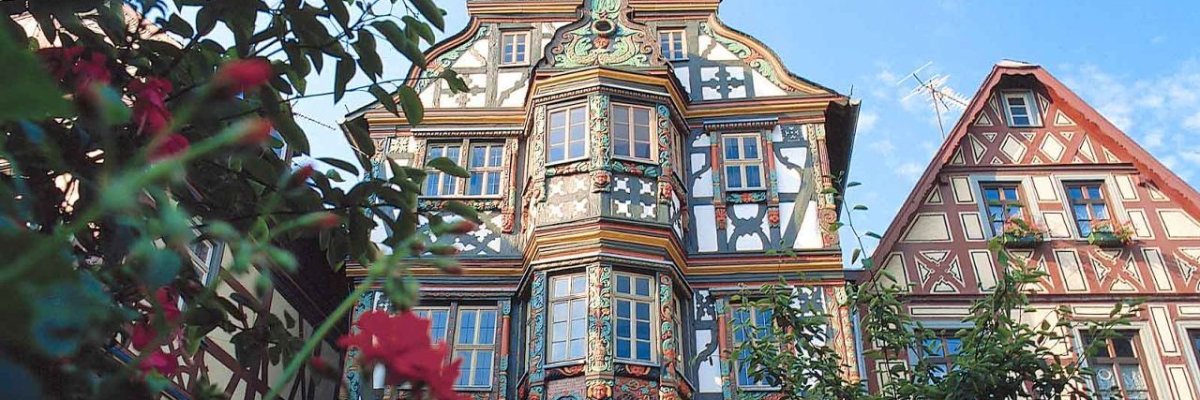 Killingerhaus - Standort der Tourist-Info in einem Fachwerkhaus