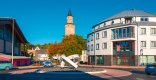 Fresenius Kreisel Blick auf Freseniuskreisel mit Hexenturm im Hintergrund